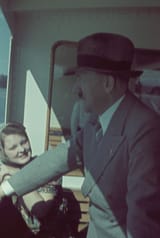 0_Hitler-With-Geli-Raubal