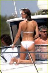 kate-middleton-prince-william-bikini-05