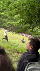 TaraBull - Chasing cheese rolling down a hill [1927109402420518912]-2-1_thumb.jpg