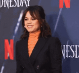jenna-ortega-laughing (1)