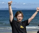komomo arms raised