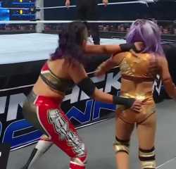Bayley gives Candice LeRae a wedgie - SmackDown, Oct. 18, 2024_thumb.jpg