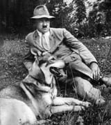 Hitler And His Doggo