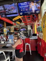 hogan&#039;s hangout interior