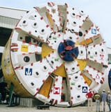 Trude_-_the_world_s_biggest_tunnel_drilling_machine_pillars