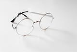imaginary glasses