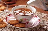 samantha likes tea