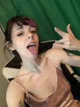 EfGq7VUXkAQs_hw