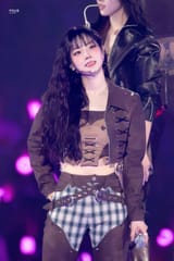 250727-DAHYUN-at-THIS-IS-FOR-World-Tour-in-Osaka-D2-documents-1