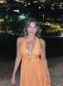 Image to video 丨 Her clothes fall off and reveals completely naked body. Her bod (2)_thumb.jpg
