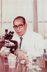 MomofukuAndo
