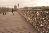 Pont_des_Arts_Love_locks