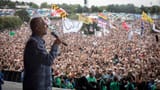 Jeremy-Corbyn-at-Glastonbury_David-Levene-2017