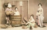 1800s_japan_the_bath_geishas_bathing