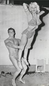 Jayne_Mansfield_and_Mickey_Hargitay_1956