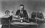Guglielmo_Marconi_1901_wireless_signal