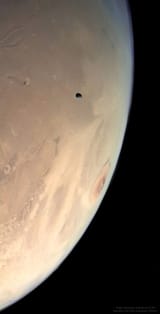Mars-Phobos-Olympus-Mons-atmosphere-Mars-Express-Andrea-Luck-1-e1725291680988