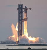 SpaceX_Starship_ignition_during_IFT-5