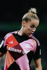 Giulia Gwinn FC Bayern Frauen GaQNMgaW8AE8E07