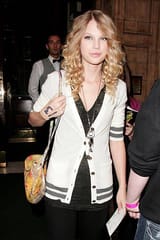taylor-swift-sighting-on-may-7-2009-in-london-england