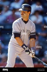 27-sep-1995-new-york-yankees-first-baseman-don-mattingly-23-during-an-at-bat-against-the-milwaukee-brewers-in-a-game-played-at-milwaukee-county-stadium-in-milwaukee-wi-photo-by-john-cordesicon-sportswire-icon-sportswire-via-ap-images-2NYXDYG