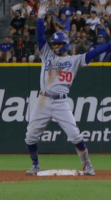 mookiebetts-ladodgers-dodgers-celebrate-dodgerdance