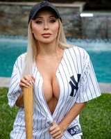 Tetona_Rubia_Yankeeshat