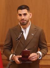 Ilia_Topuria_at_the_Orbeliani_Palace_(cropped)