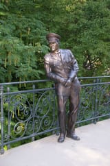 Elvis_Presley_Bronzestatue_Brücke_Bad_Nauheim