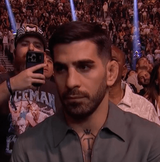 topuria-moments-after-holloway-finish-v0-y7chr1nw7iuc1