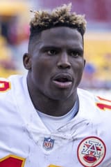 Tyreek_Hill_OCT2021_(cropped)