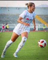 44525-nadine-riesen
