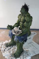 hulk shitting