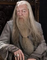 AlbusDumbledore_WB_F6_DumbledoreSittingInChair_Promo_080615_Port