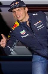 Max thumbs uo