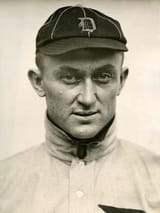 1913_Ty_Cobb_portrait_photo