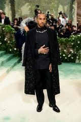 Lewis Hamilton met gala 2024