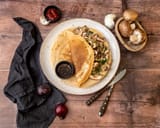 Hartige pannenkoeken met knoflookchampignons en bieslookroomsaus_2