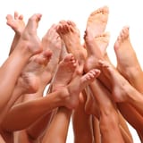 LOTS-OF-FEET