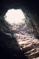 250px-Golondrinas_Entrance_Rappelling