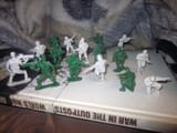 White &amp; Green Mixed Battalion