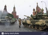 19-aout-1991-les-reservoirs-a-moscou-s-la-place-rouge-au-cours-de-tentative-de-coup-monte-par-plusieurs-dirigeants-sovietiques-membres-de-la-soi-disant-b93kt9