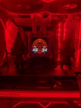 Twin pyramids pc
