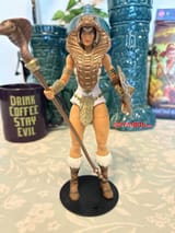 Teela-New-Eternia-Masterverse-Wave-18-In-Hand-1