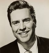 Edmond_O&#039;Brien,_The_Star_&amp;_the_Story_-__Dark_Stranger__(TV,_1955)_(cropped)