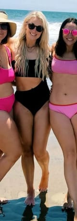 cassie-in-a-swimsuit-v0-faiv78k77n4f1
