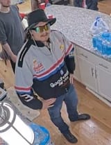 1703112133570523