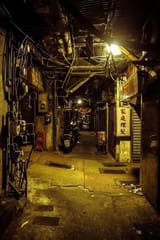 kowloon-walled-city-vibes-v0-pqc5jf47nwzd1