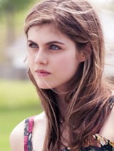 alexandra-daddario-actress-blue-eyes-face-portrait-looking-away