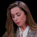 Ana de Armas Hot Ones [05.32-05.41]_thumb.jpg